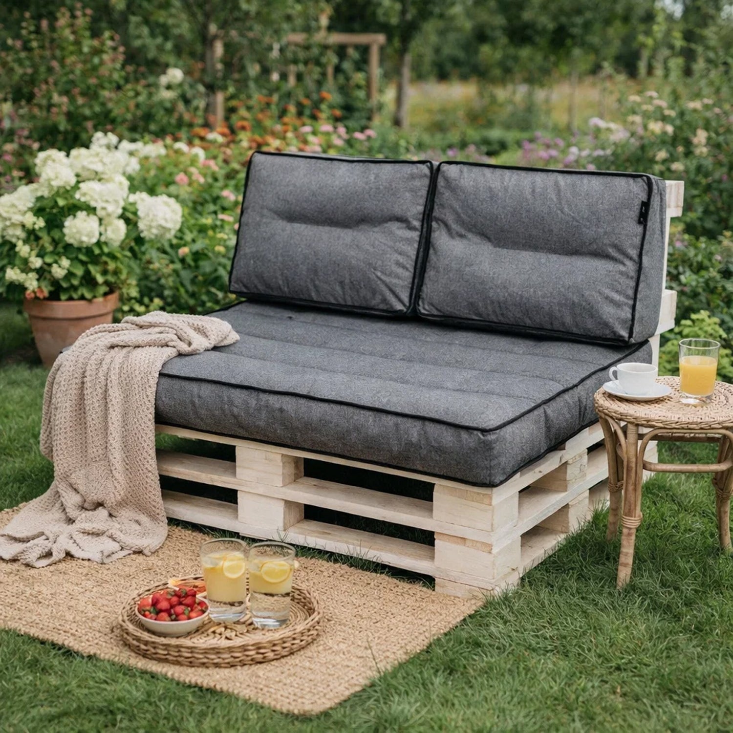 MILLYBO Palettenkissen Rückenlehne 60x40 cm TOMEK – Outdoor Gartenkissen - Graphit