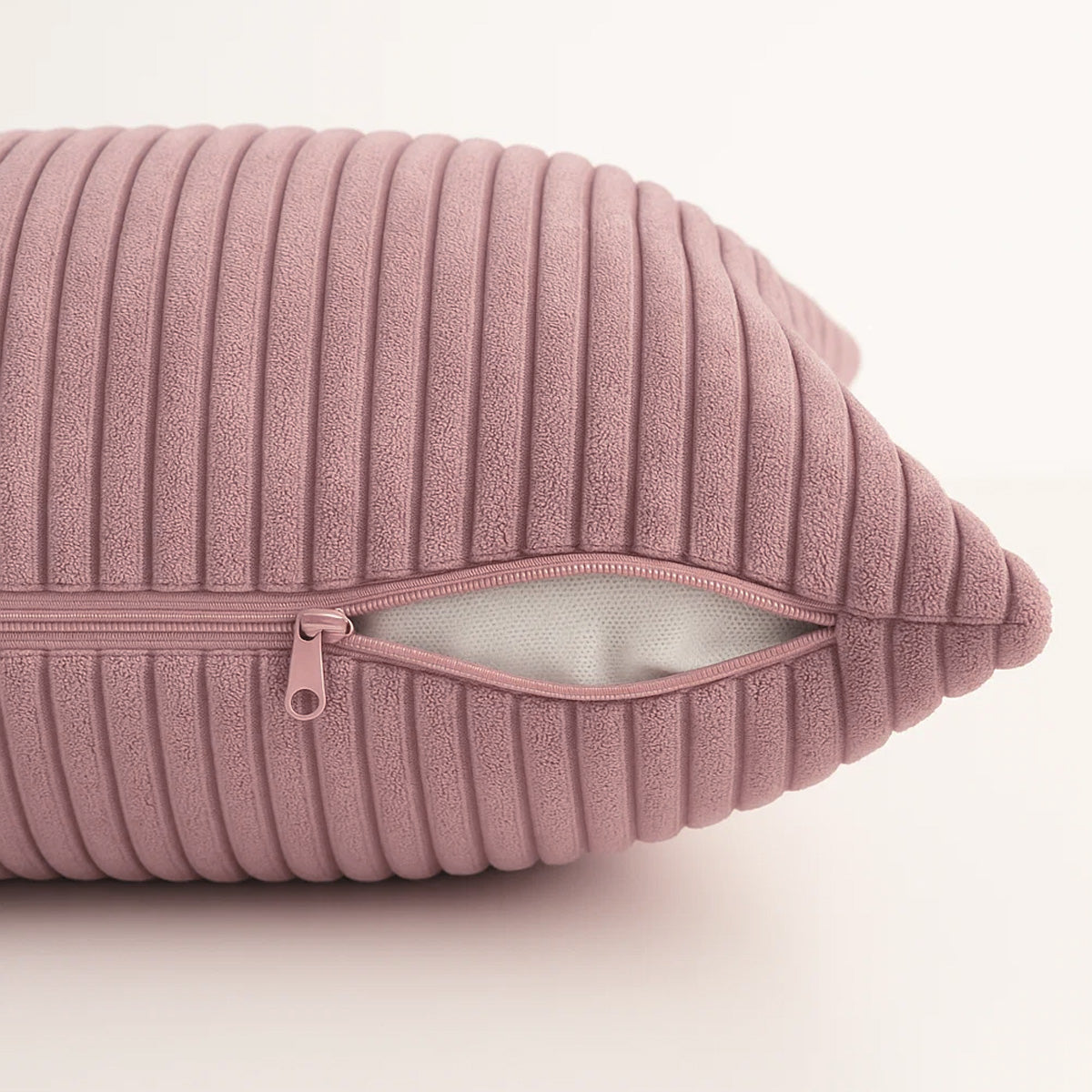 MILLYBO Cord Kissenhüllen – Stilvolle Bezüge für Dekokissen 2er Set: Lila