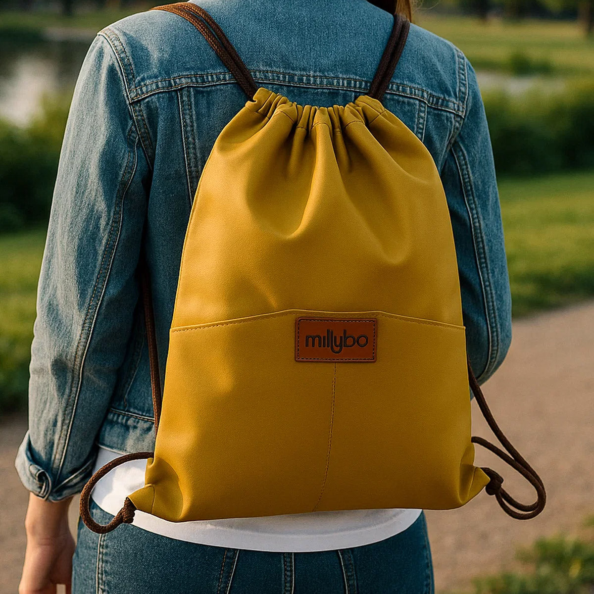 MILLYBO SACCO ECO Turnbeutel aus Kunstleder – Eleganter Beutelrucksack Mustard