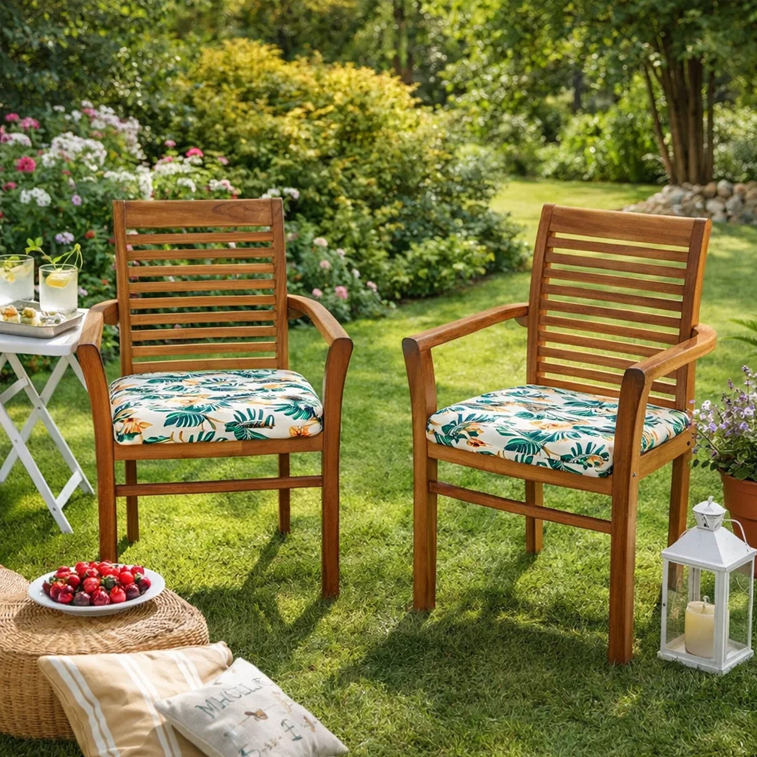 MILLYBO Gartenstuhlauflage – Sitzkissen für Gartenstühle & Balkonmöbel ADA - Weisse Blumen